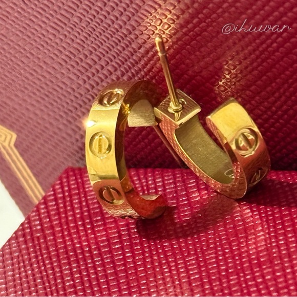 Gold Screw Huggie Hoops earrings - Picture 2 of 6